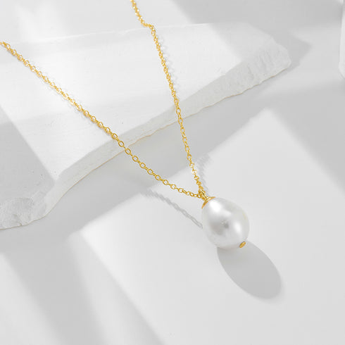 Baroque Pearl Drop Pendant Necklace - Versatile Elegance